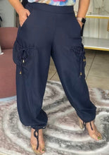 Cargar imagen en el visor de la galería, PANTALÓN AZUL MARINO

