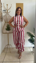 Load image into Gallery viewer, SET DE LÍNEAS TOP ORIENTAL Y PANTALÓN JOGGER
