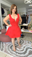 Load image into Gallery viewer, TRAJE ROJO CORTO
