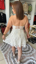 Cargar imagen en el visor de la galería, TRAJE CORTO CREMA

