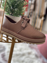 Cargar imagen en el visor de la galería, SHOES
