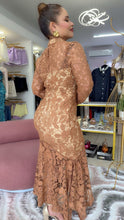 Load image into Gallery viewer, TRAJE MIDI EN CROCHET
