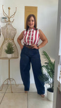 Load image into Gallery viewer, SET DE LÍNEAS TOP ORIENTAL Y PANTALÓN JOGGER
