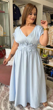 Cargar imagen en el visor de la galería, MAXI DRESS AZUL BABY BLUE
